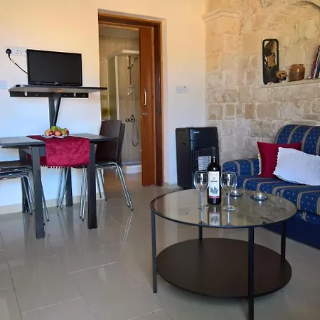 Holiday home Papas Villa Stone House Polis